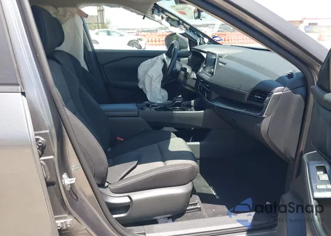 2024 Nissan Rogue Sv Fwd z USA, uszkodzony, nr VIN 5N1BT3BA5RC673316